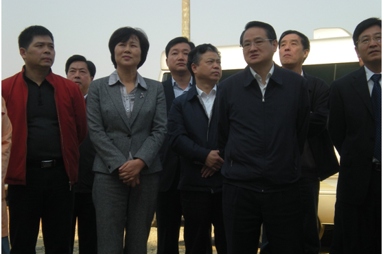 2011年11月易炼红、黄兰香 临港新区